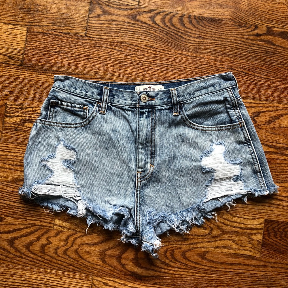 Hollister High-Rise shorts